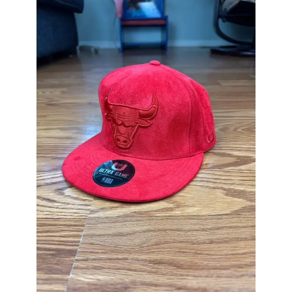 Ultra Game Chicago Bulls NBA Red Suede SnapBack Hat NWT
